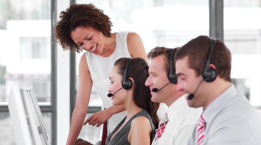 Exploring the Benefits of Flat Organizational Techniques for Call Centers